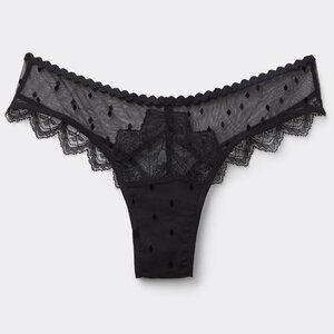 Intimissimi Winter of Love Lace String Size S
